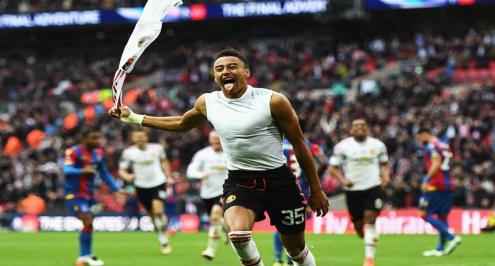 بالفيديو.. مانشستر يونايتد بطلا لكأس الاتحاد على حساب بالاس ويعادل رقم أرسنال